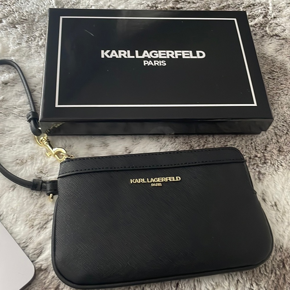 selling this Karllagerfeld Hand wallet